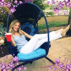 Meet your Posher, Elisa